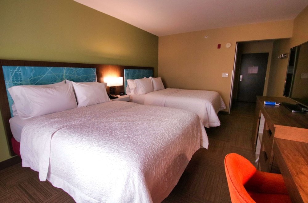Room, 2 Queen Beds, Non Smoking - Photo 4