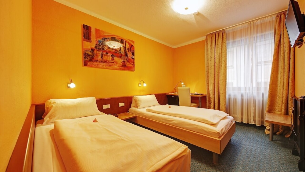 Classic Twin Room