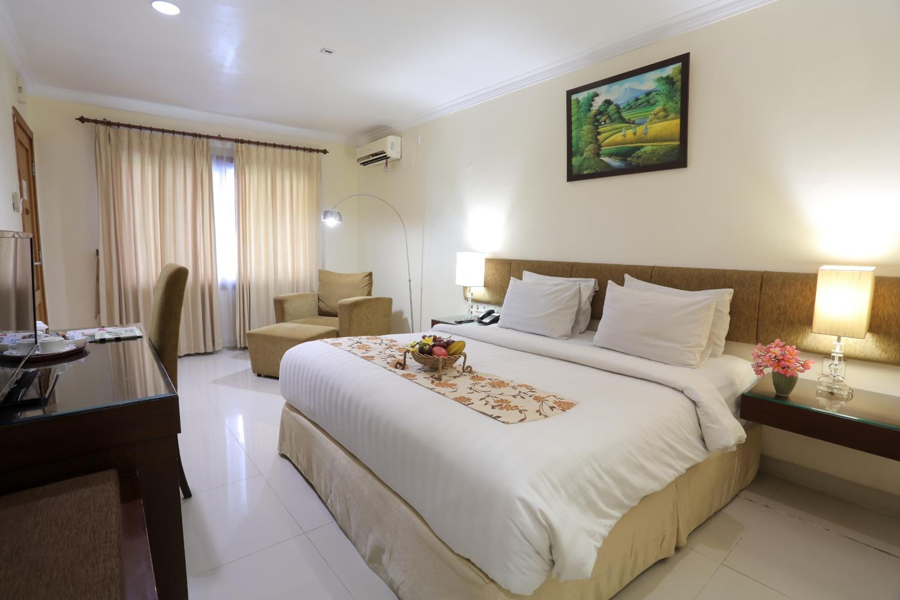 Deluxe King Room - Photo 1