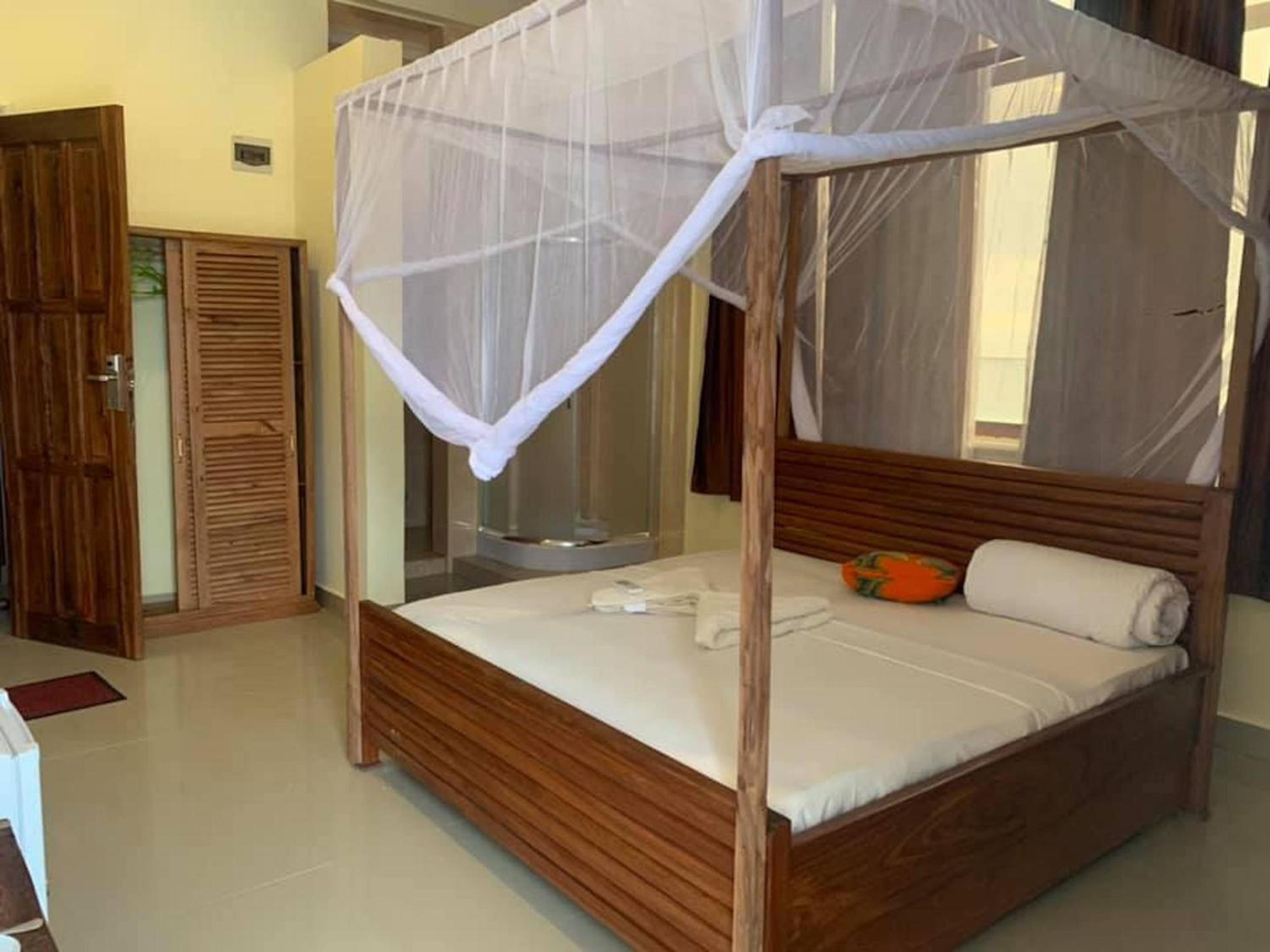 Large Double Room photo 1