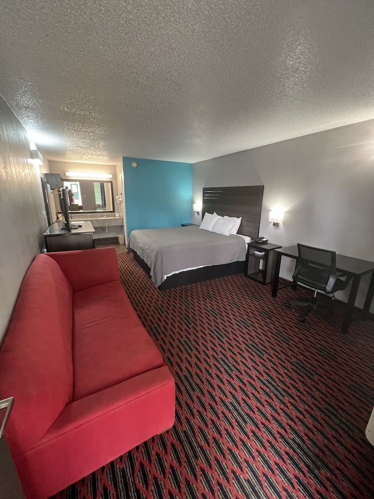 Standard Room, 1 King Bed, Smoking photo 2