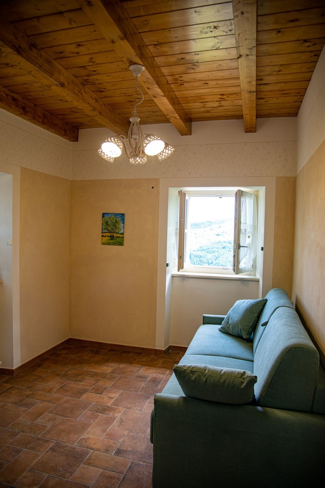 Apartment photo 2