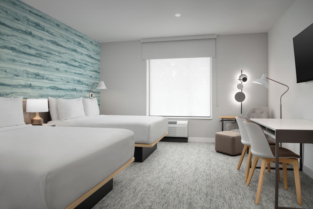 Studio, 2 Queen Beds (Hearing Accessible)