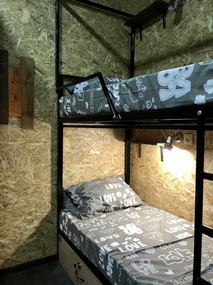 Bed in 6-Bed Mixed Dormitory Room photo 1