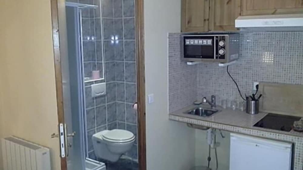 Triple Room, Kitchenette photo 3