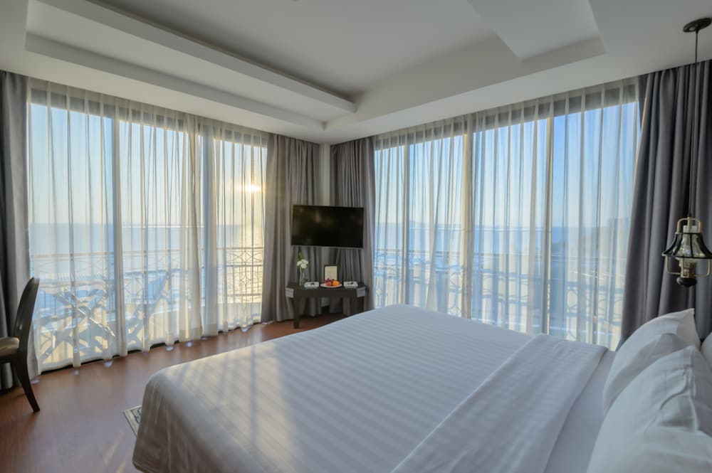 Double Room, Sea View, Corner photo 1