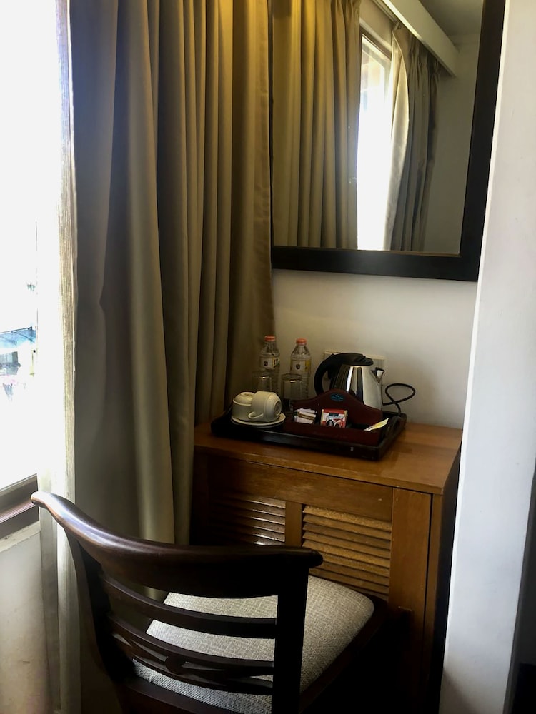 Perahara Viewing Room with Balcony