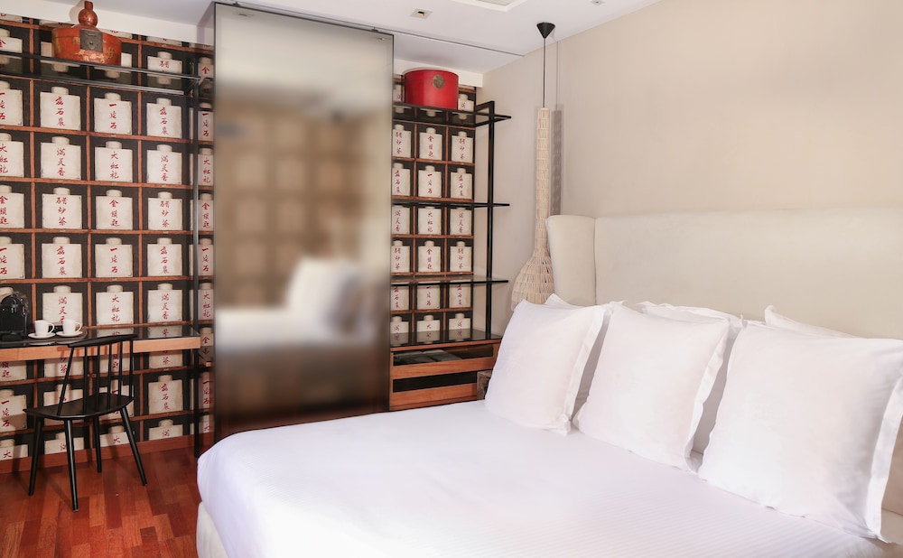 Junior Suite, Non Smoking thumbnail 5