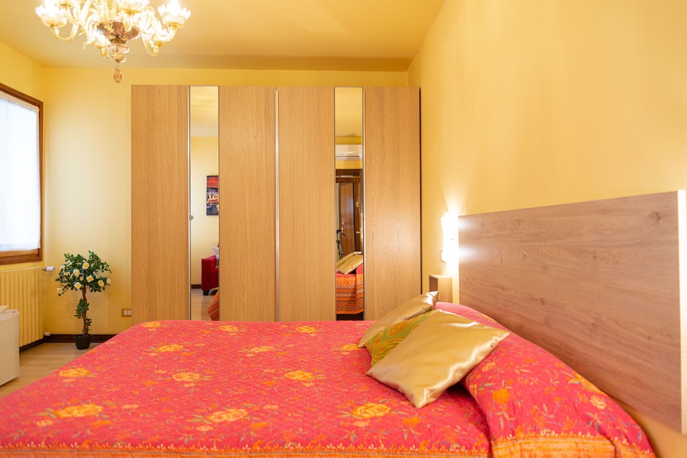 Superior Double Room with Private External Bathroom and Terrace photo 2