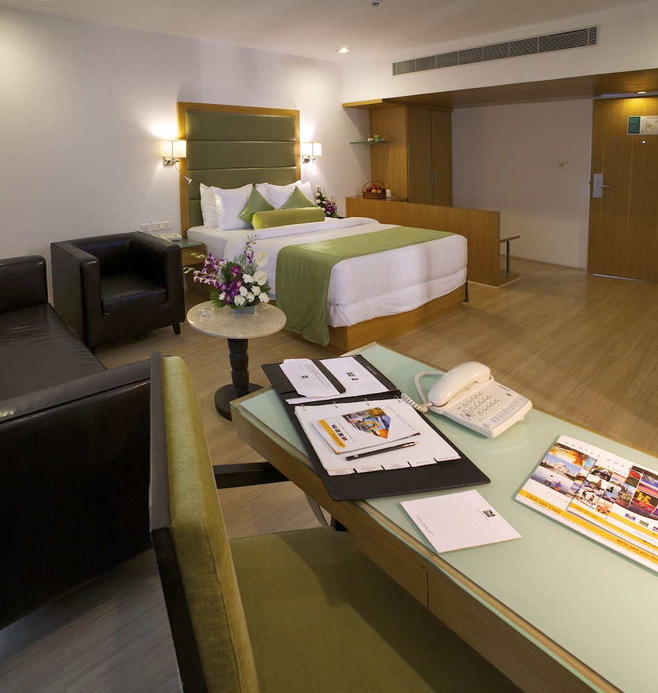 Superior Double or Twin Room, 1 Bedroom, Non Smoking, City View photo 3