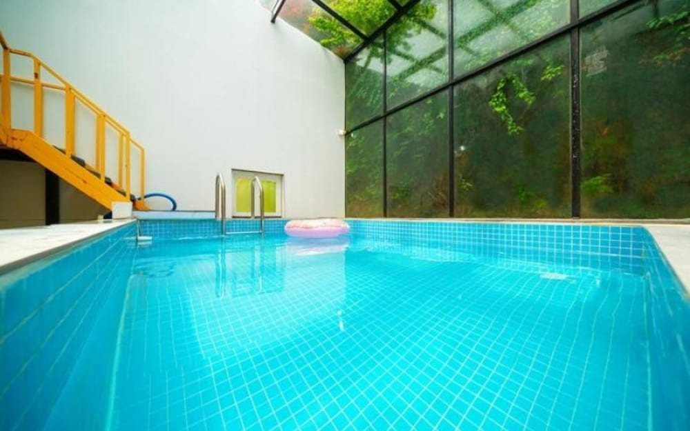 Room (Ponds (Lukewarm Pool/Unshared House/D)