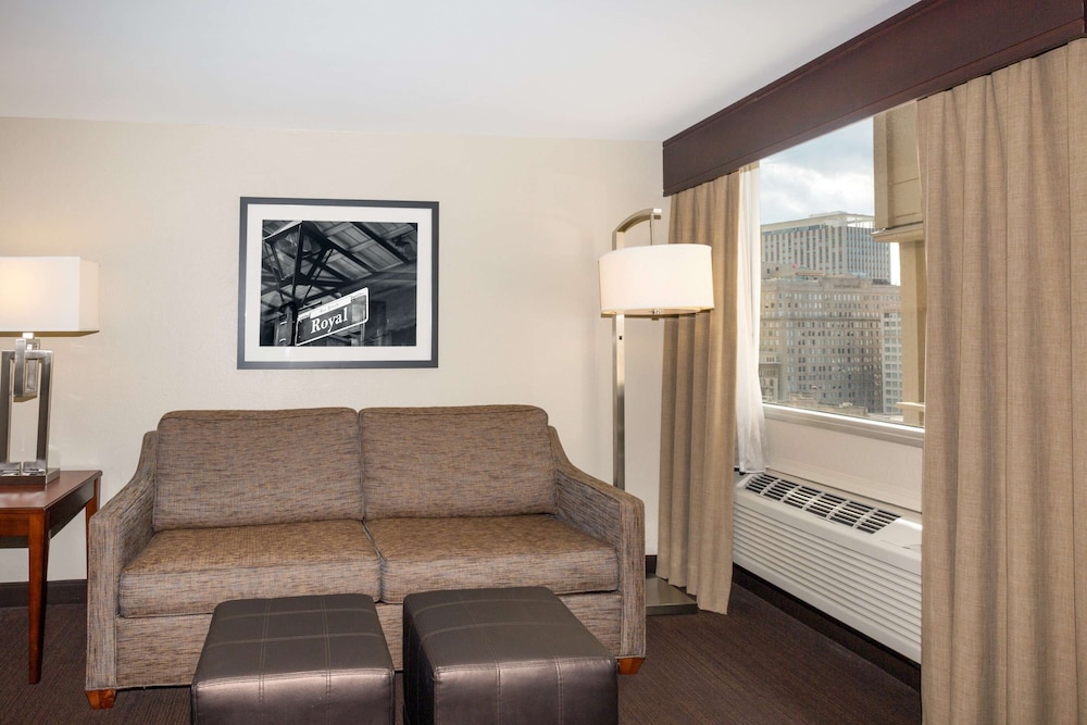 Room, 1 King Bed, Non Smoking (Oversized Room) - Photo 3