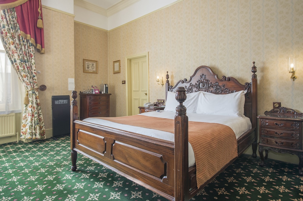Suite, 1 King Bed (Victorian) - Photo 1