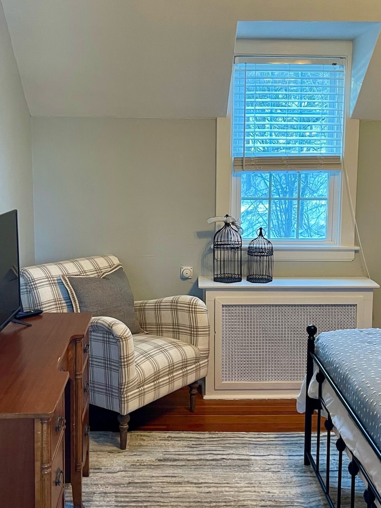 John L. Rey Room photo 3