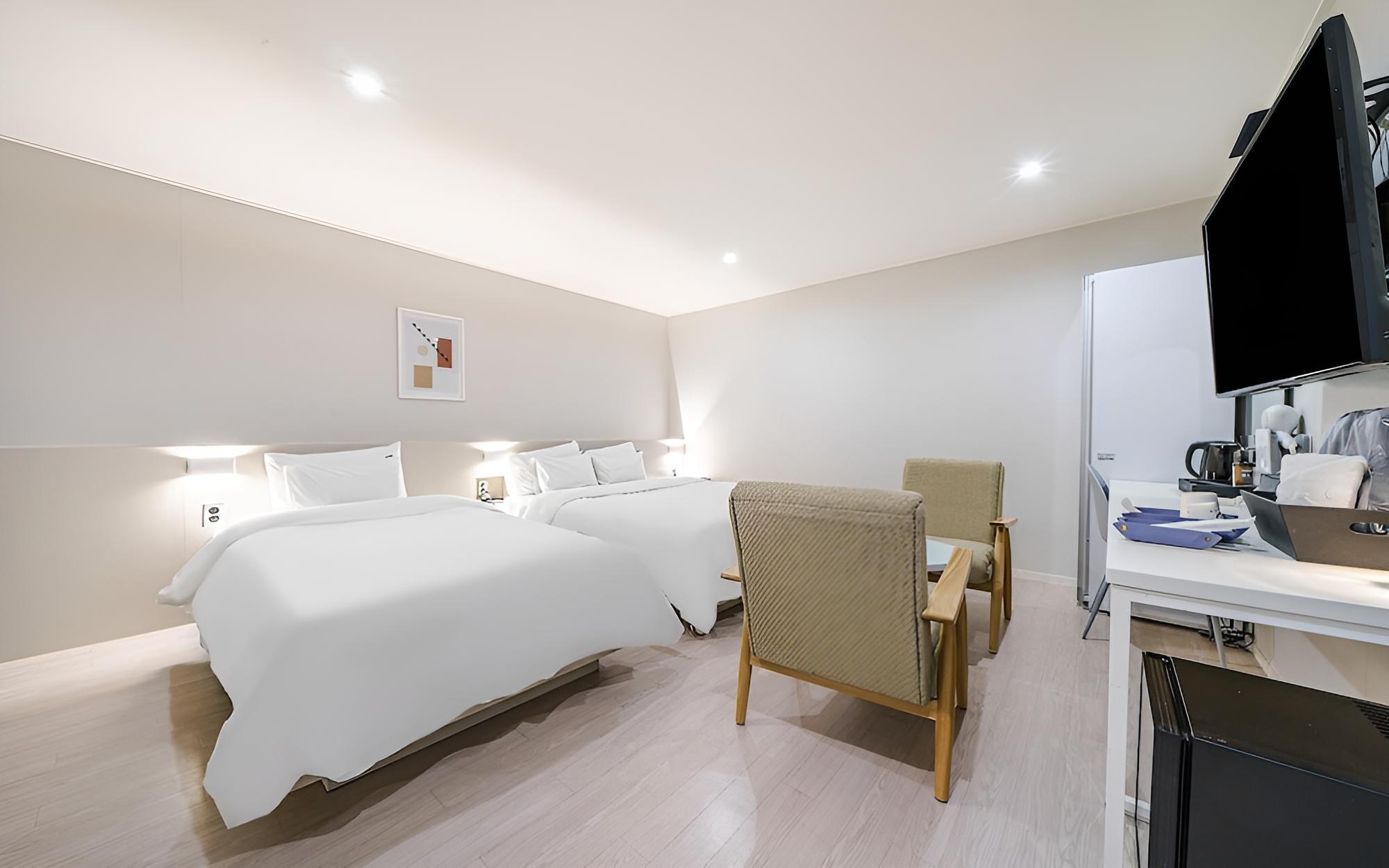 Room (Premium Business (double bed queen + ) - Photo 6