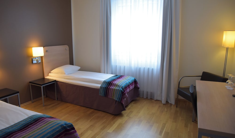 Standard Twin Room, Mobility Accessible photo 2