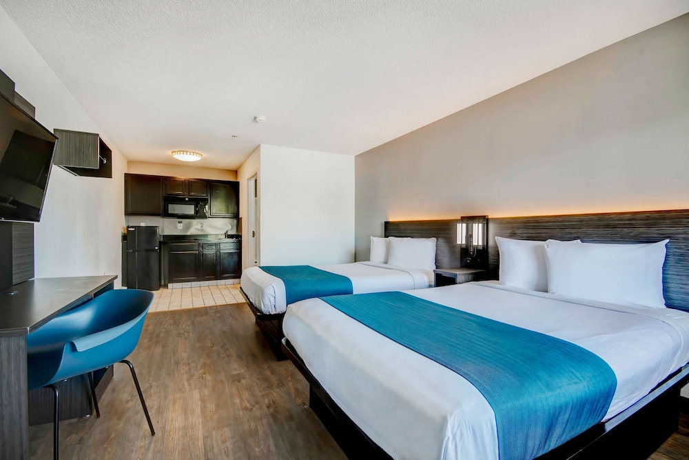 Standard Room, 2 Double Beds, Non Smoking - Photo 1