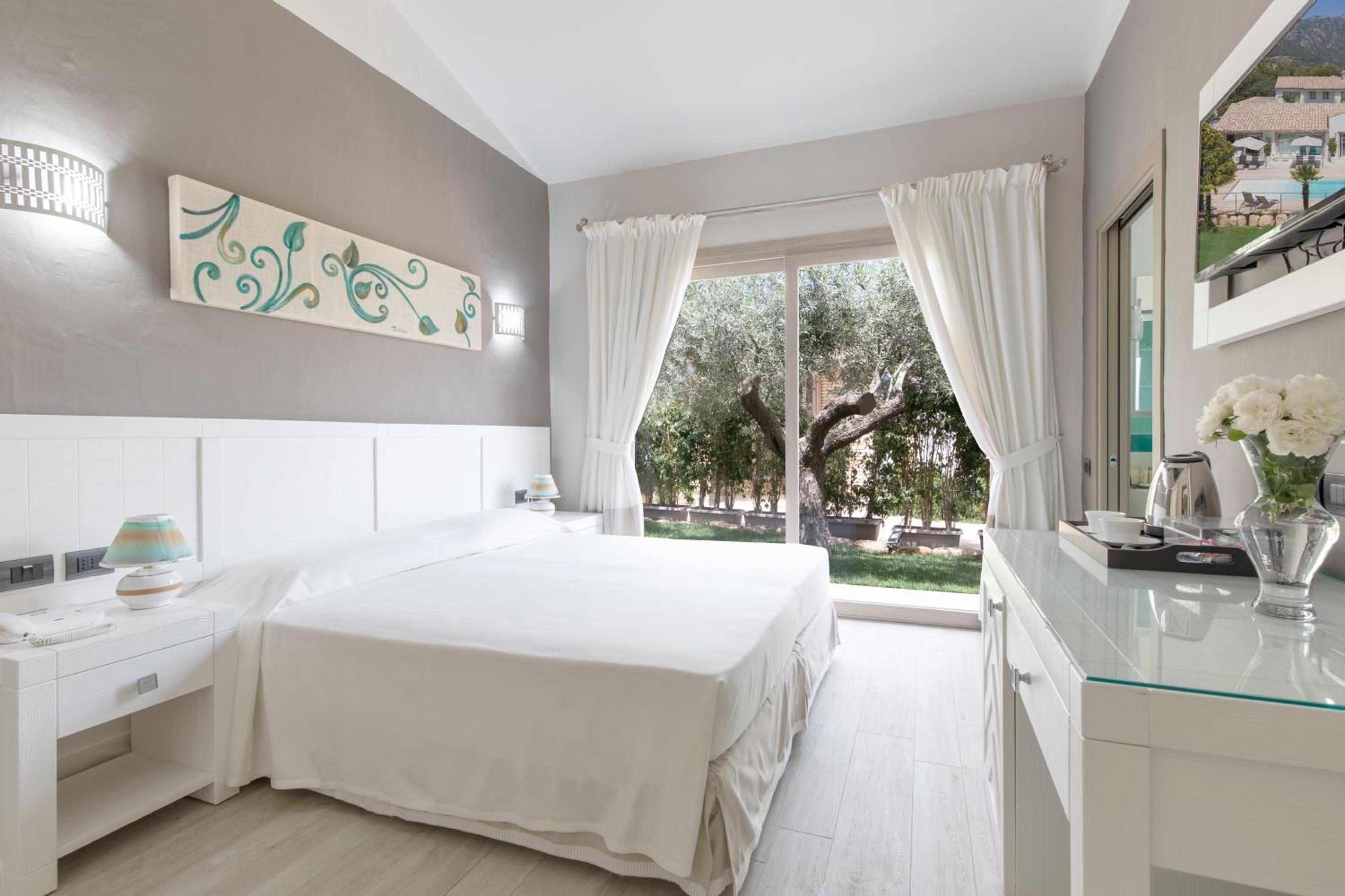 Deluxe Double or Twin Room photo 2