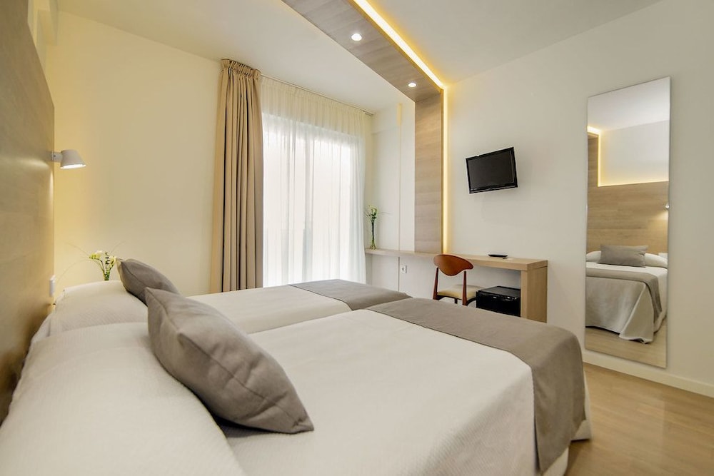 Habitación Estándar, Terraza (2 Adultos y 2 Niños)