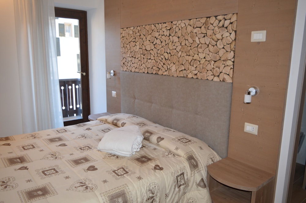 Superior Room, 1 Queen Bed
