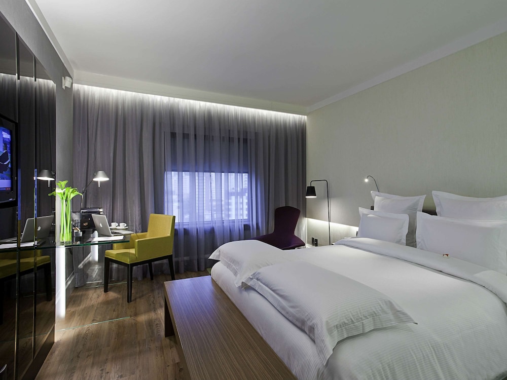 Executive Room, 1 Queen Bed