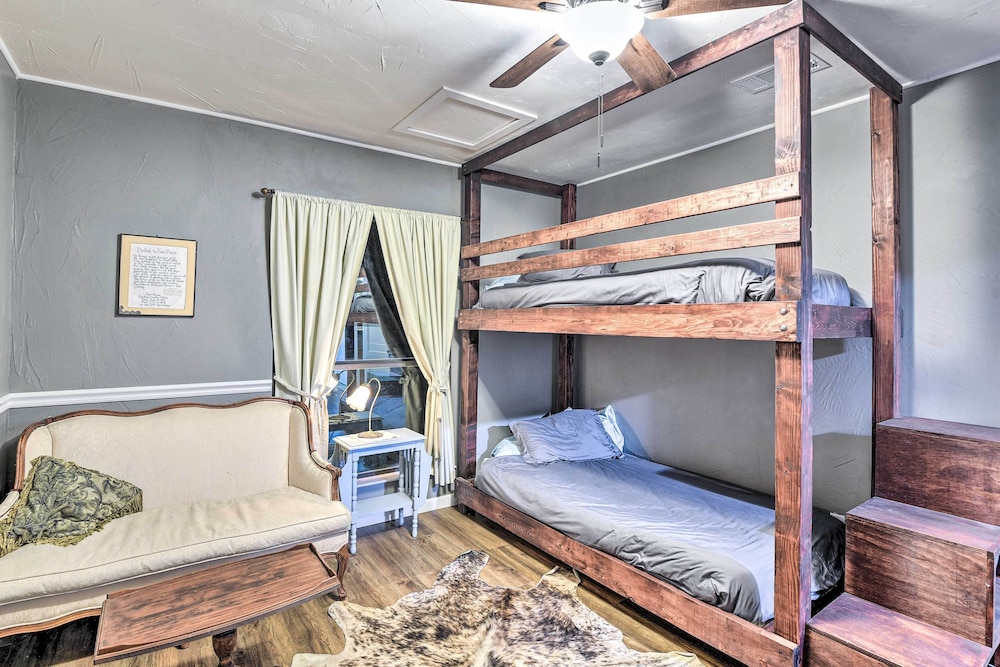 House (4 Bedrooms) photo 1
