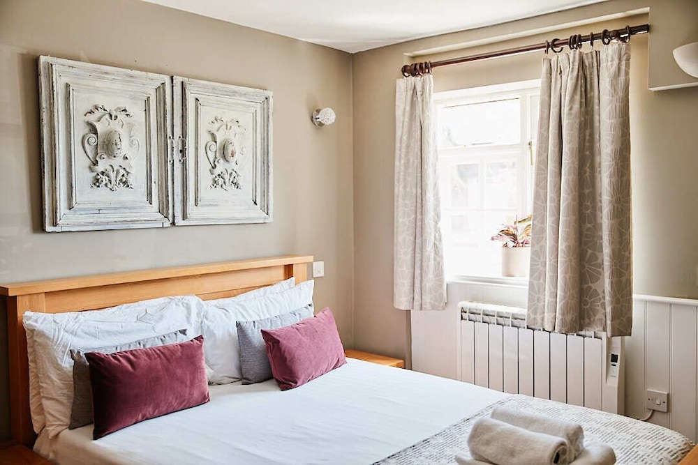 Deluxe Double Room, Ensuite - Photo 1