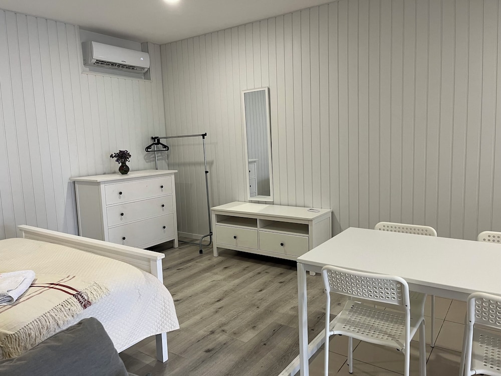 Studio, 1 Queen Bed, Terrace, Mountain View photo 1