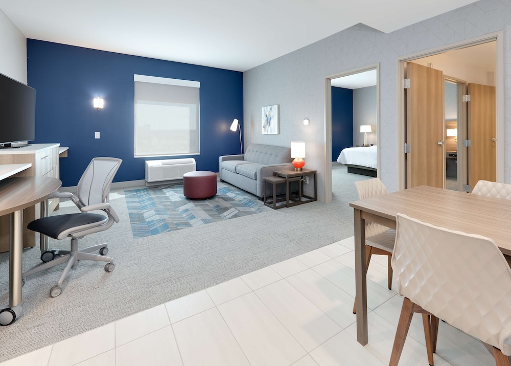 Suite, 1 King Bed, Accessible (Hearing)