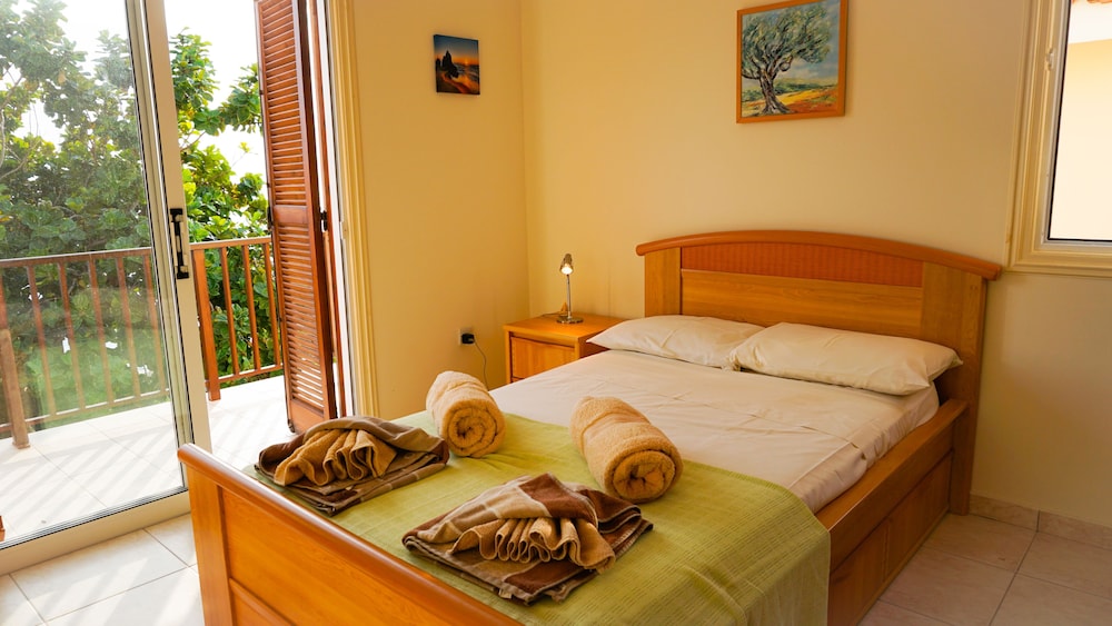 Villa, 4 Bedrooms, Jetted Tub, Sea View photo 3