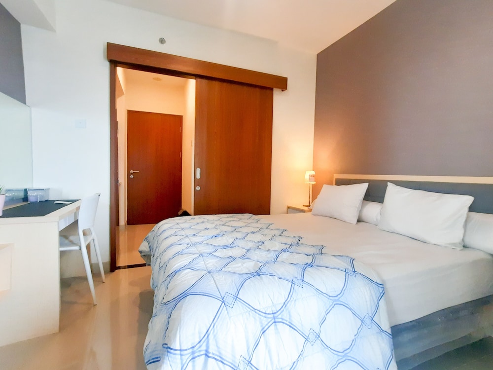 Comfort Studio, 1 Queen Bed - Photo 2