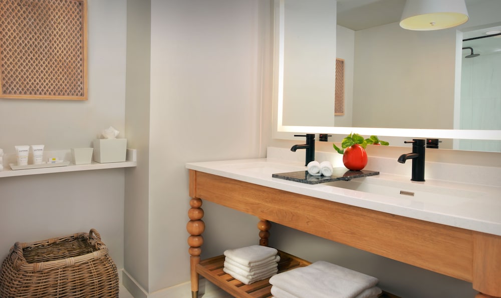 Superior Suite, 2 Queen Beds (Seaside) - Photo 6
