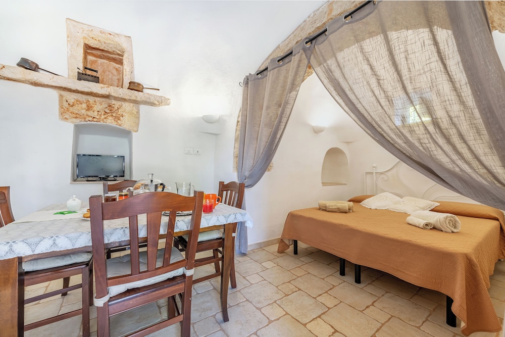 Family Villa, Multiple Bedrooms (Trullo Di Nonna Cecca) photo 1
