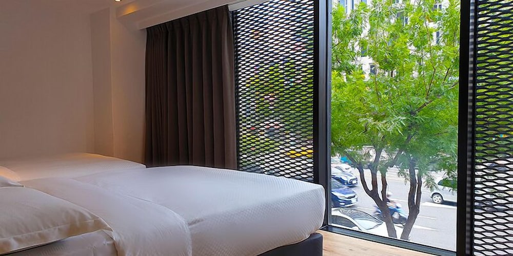 Elite Quadruple Room - Photo 2