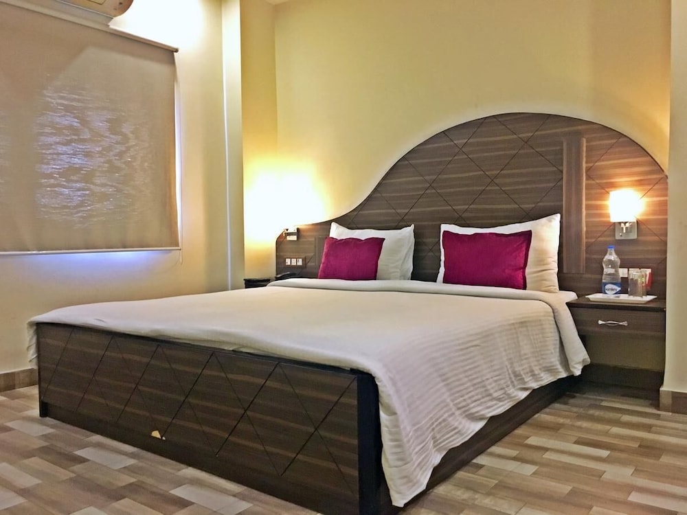 Executive Room - Photo 1