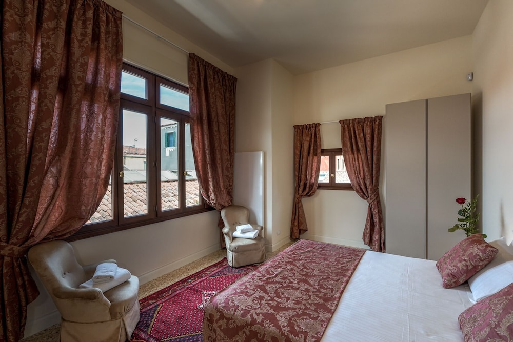 Luxury Apartment photo 3