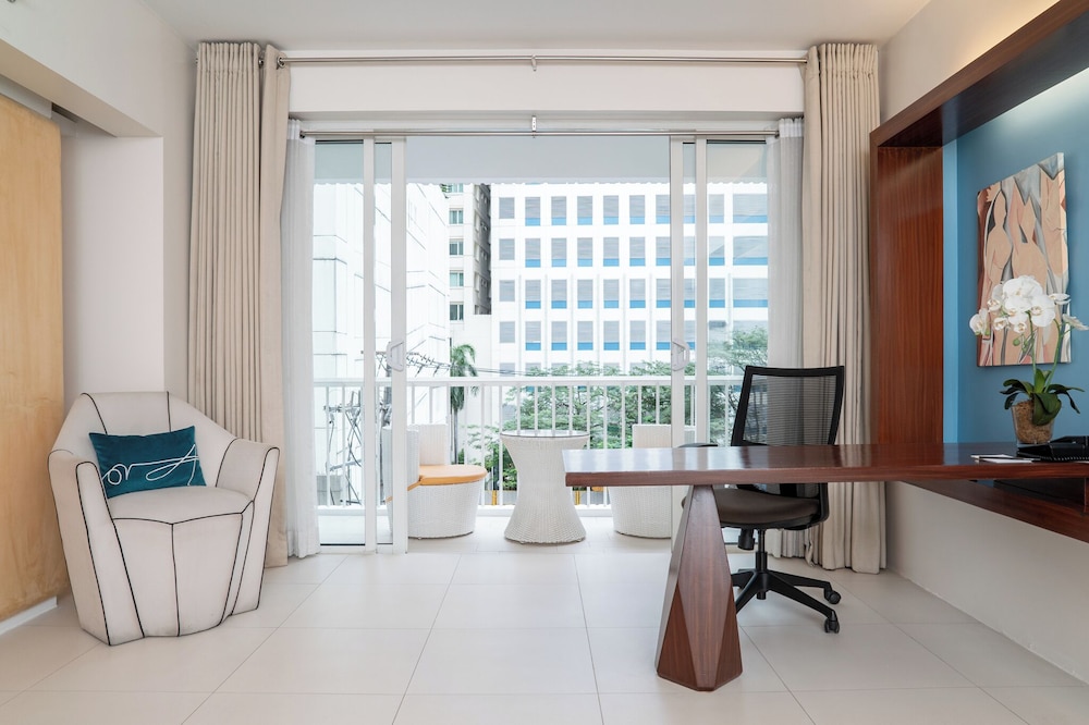 Barcelona Suite (With Tub) - Photo 19