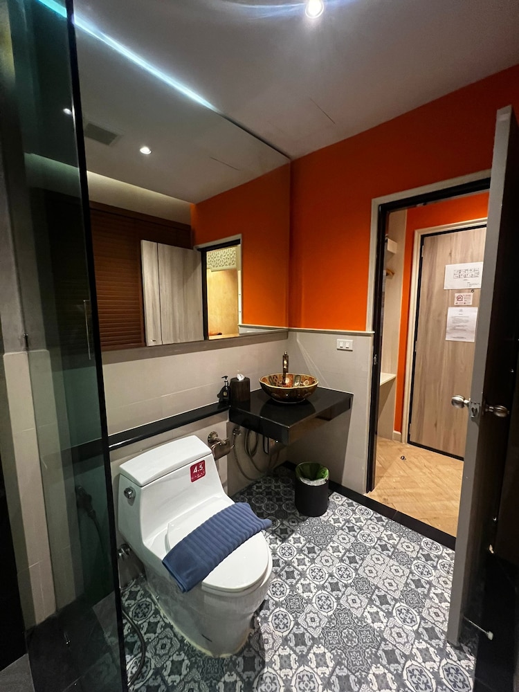 Deluxe Double Room - Photo 10