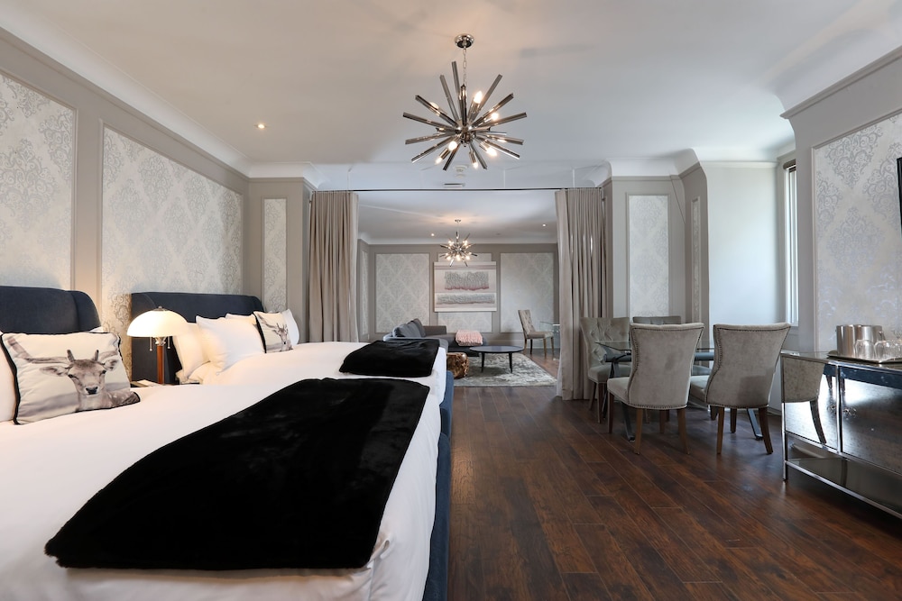 Suite, Multiple Beds, Non Smoking thumbnail 5