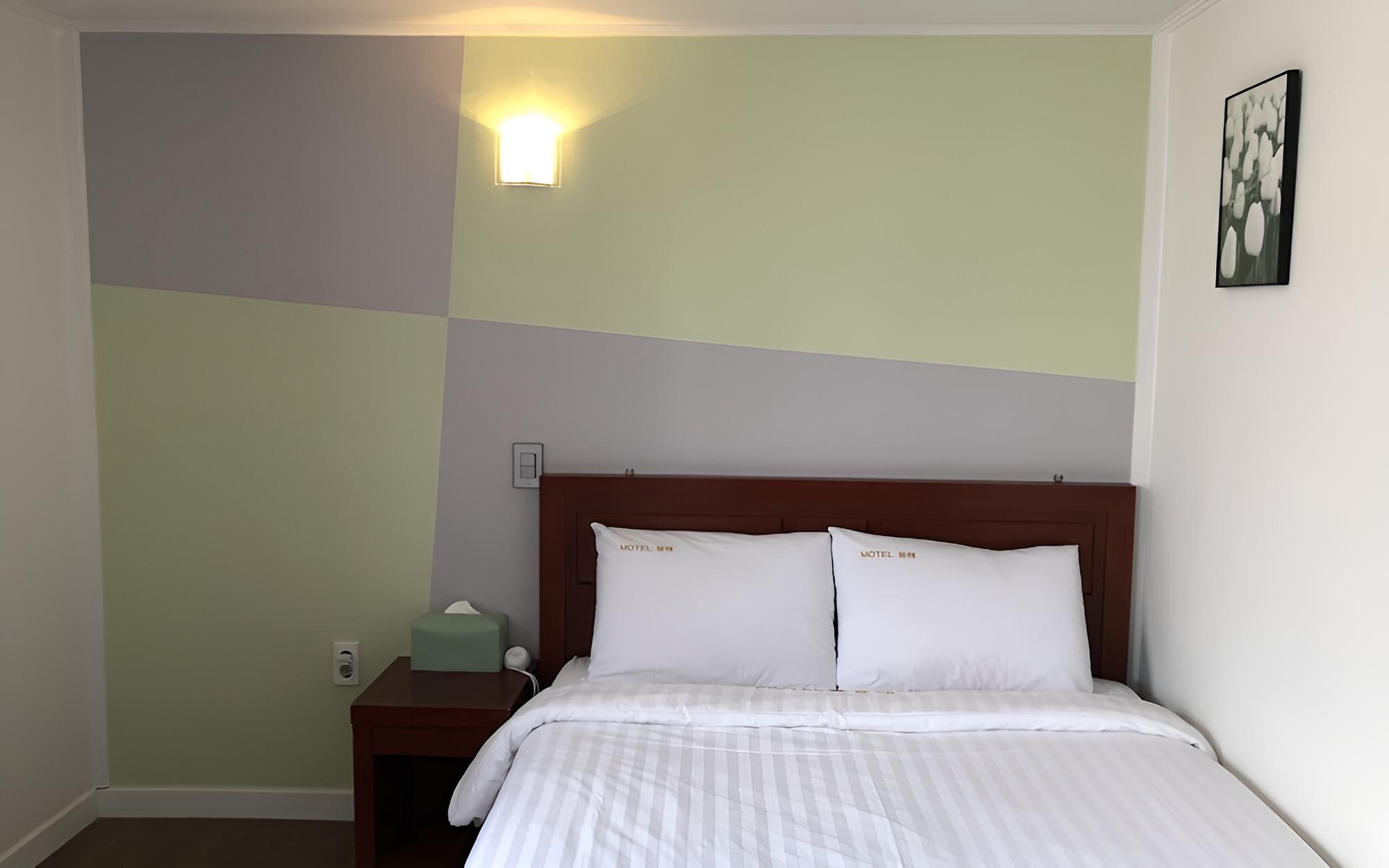 Room (Standard Room) - Photo 22