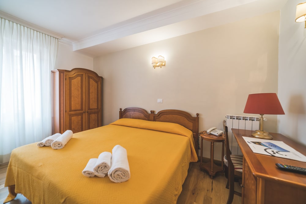 Classic Double or Twin Room photo 1