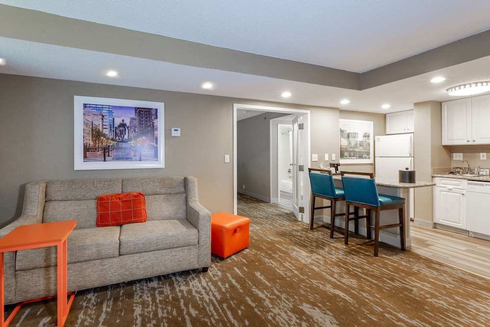 Suite, 2 Double Beds, Kitchen - Photo 6