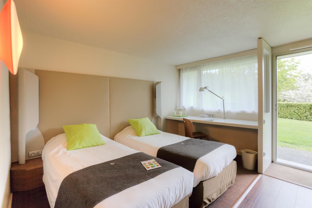 Standard Room, 2 Twin Beds - Photo 2