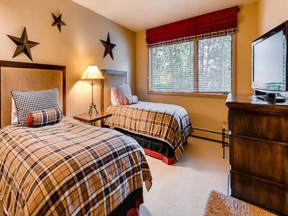 House (Beaver_Creek_Pines_3Bedroom_Den) photo 2