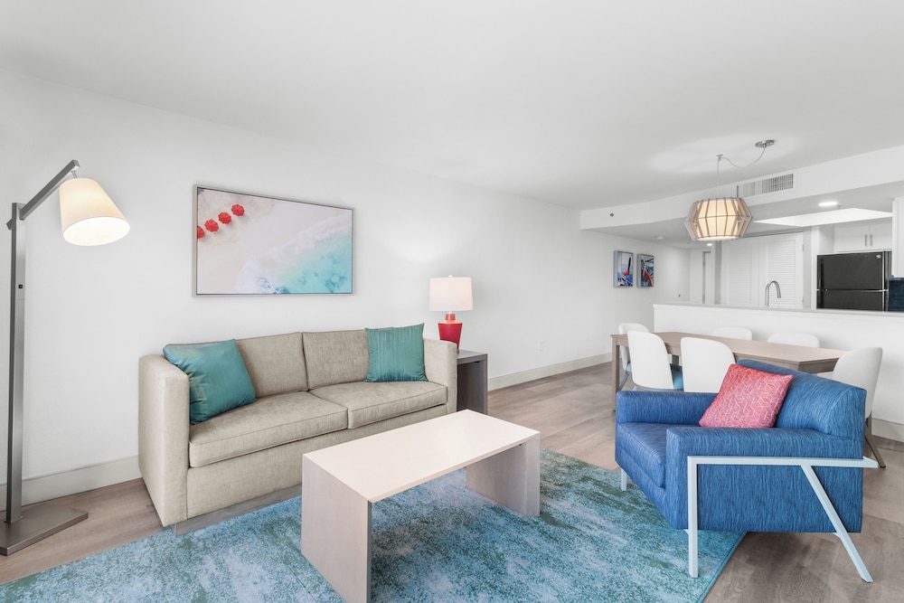 Mariner Oceanfront Deluxe Two Bedroom Condo - Photo 13