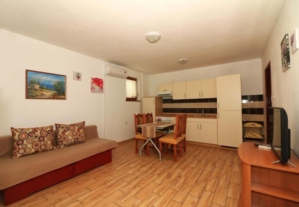 Apartment (Slađa - 150 m from beach - A1(4+1)) photo 2