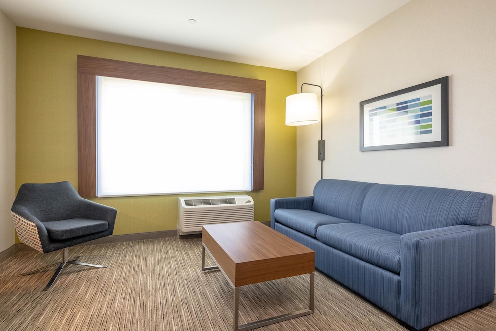 Suite, 1 King Bed, Accessible, Non Smoking (Communications) - Photo 7