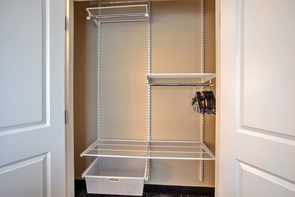 Suite, 1 Bedroom - Photo 3
