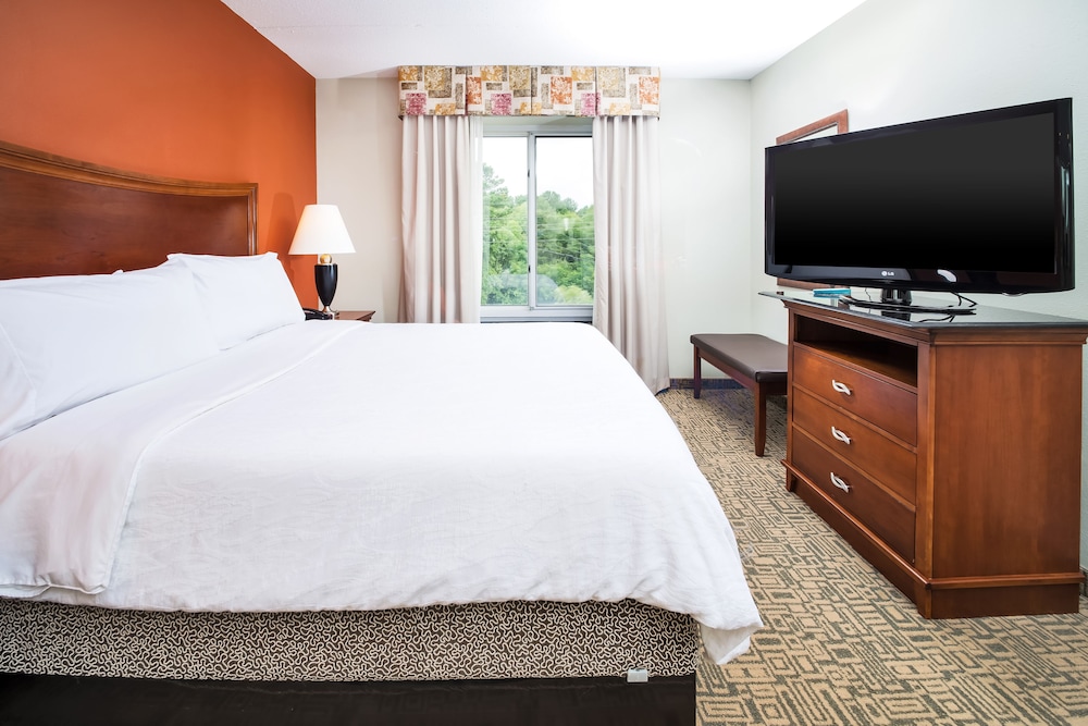 1 King Bedroom Suite with Sofa bed - Photo 2