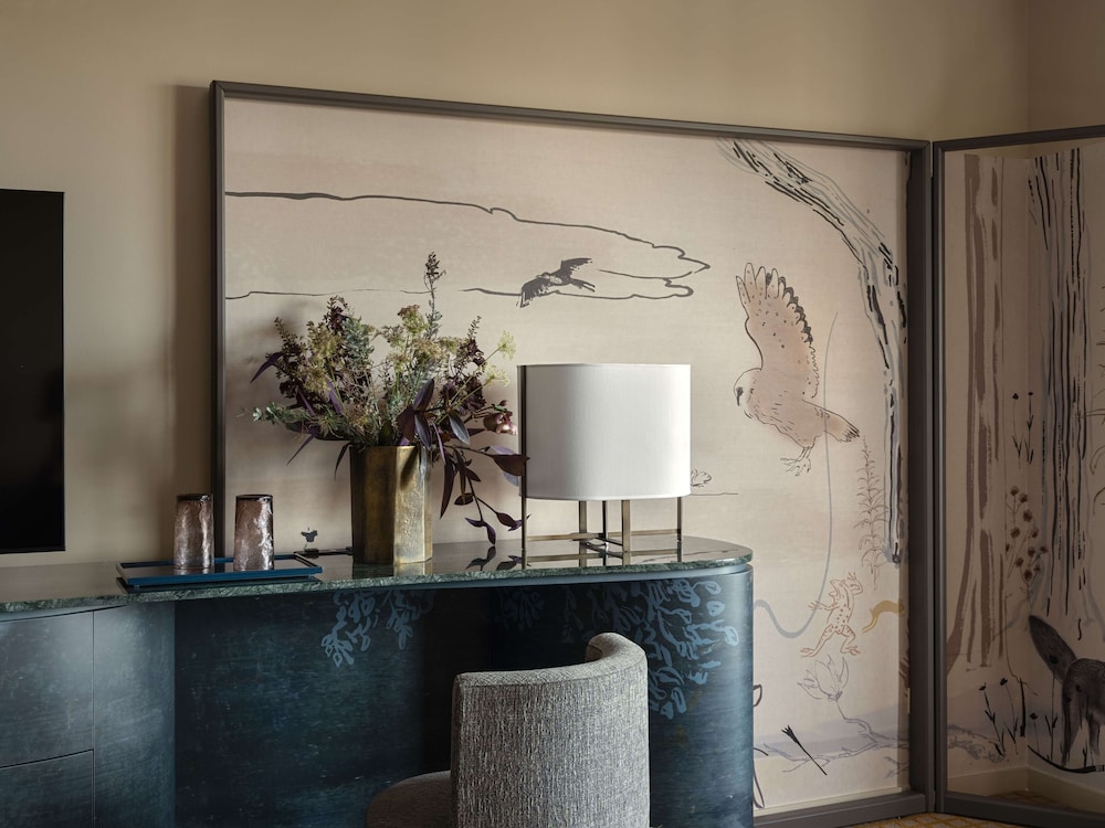 Panoramic Studio Suite, Park View